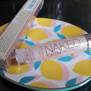 UD Naked Skin Highlighting Fluid (SIN)